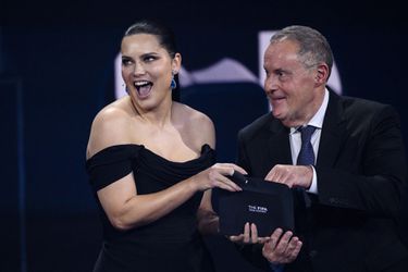 FIFA spant Braziliaans topmodel voor karretje: 'Als je Adriana ontmoet, voel je gelijk haar warmte'