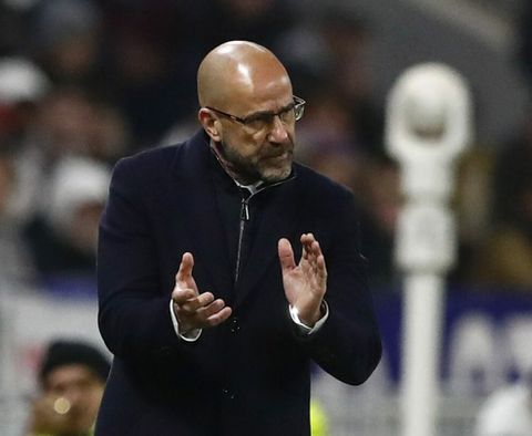 Peter Bosz is de man van de Europa League: trainer ook met Olympique Lyon naar kwartfinales