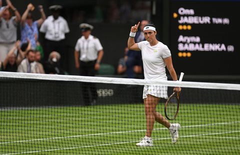 Ons Jabeur verslaat Aryna Sabalenka en staat voor 2e keer op rij in finale Wimbledon