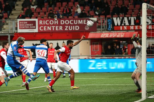 Koploper PEC Zwolle verslikt zich in de 95e minuut in MVV Maastricht