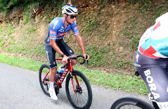 🎥 | Mathieu van der Poel denkt na goede Tour-dag nog niet aan opgeven