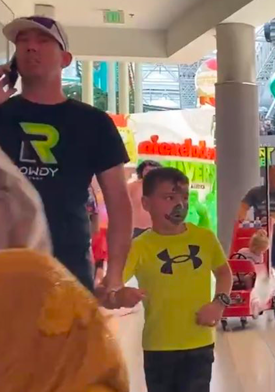 🎥 | NASCAR-legende Kyle Busch vlucht met gezin weg van schietpartij in winkelcentrum