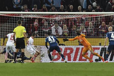 HSV pakt laat een puntje in belangrijke uitwedstrijd tegen 1. FC Köln