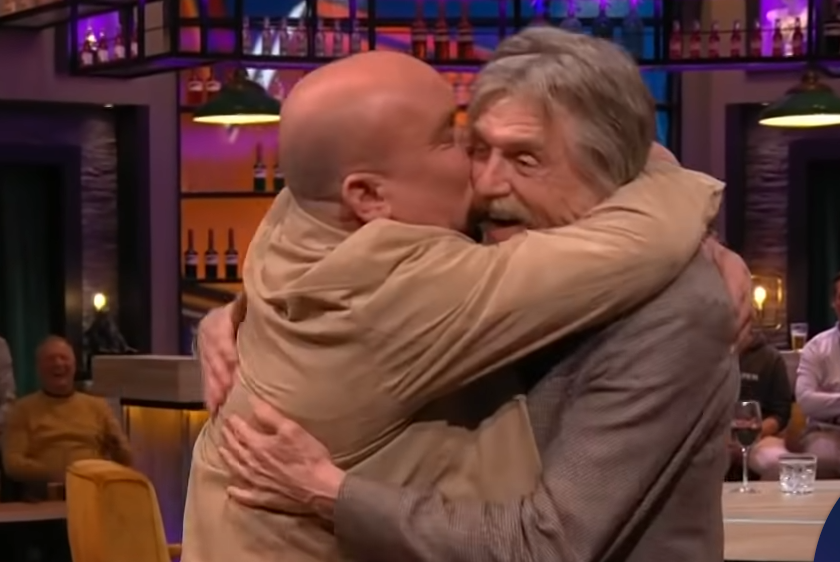 Ondanks knuffel met Johan Derksen wil Paul de Leeuw nooit meer naar Vandaag Inside