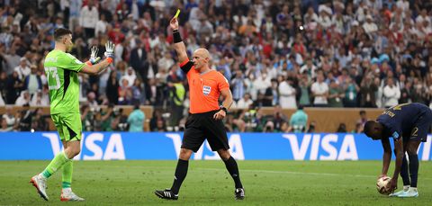 Scheids van WK-finale reageert op Messi's goal terwijl er 2 wisselspelers op het veld stonden