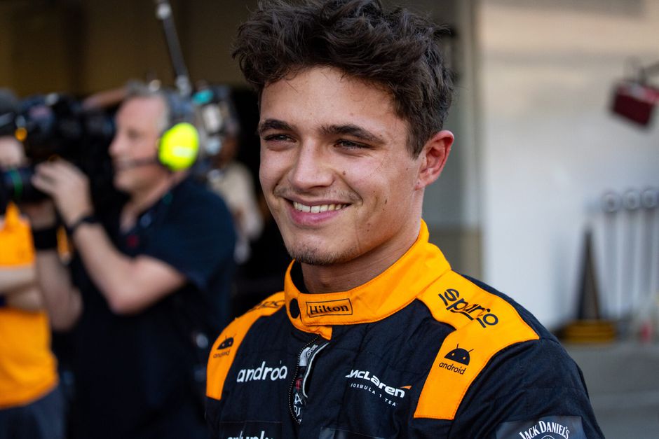 Lando Norris ziet kans om Max Verstappen te verslaan: 'Misschien kan hij hem eraf tikken'