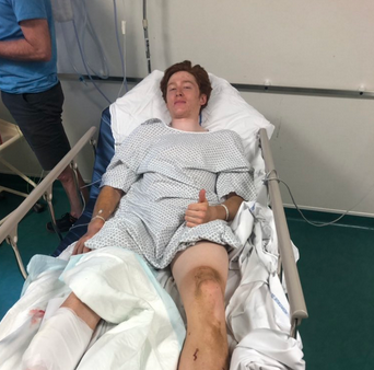 AUW! Schrijfrem snijdt dwars door been wielertalent heen in Parijs-Roubaix voor beloften (foto)