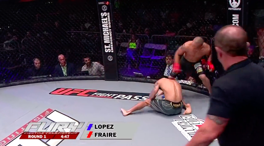 🎥 | Snelste Fury-zege ooit? MMA-vechter Eddie Fraire slaat opponent na 13 seconden KO
