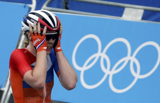 Van der Breggen: 'Verhaal van Annemiek kleeft aan mijn gouden medaille'