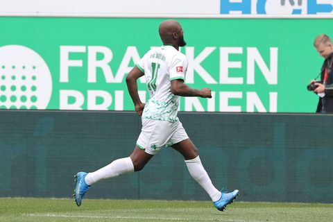 Nick Viergever en scorende Jetro Willems degraderen met Greuther Fürth uit de Bundesliga