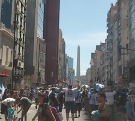 🎥 | Van stilte naar orkaangeluid van opluchting: Buenos Aires ontplofte na beslissende penalty