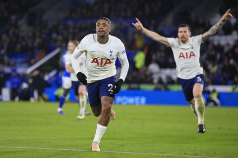 Ajax moet het met de huidige aanvallers doen: Spurs vraagt te veel geld voor Steven Bergwijn