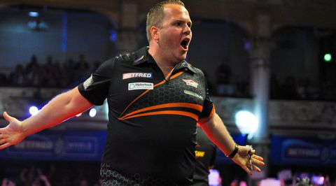 Dirk van Duijvenbode beste 180-gooier van 2023 bij PDC: bijna dubbele van hele carrière-aantal