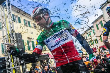 Quick-Step mag voor 17de keer dit seizoen juichen: Viviani sprint naar zege in Tirreno (video)
