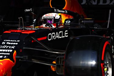 Door klapperende Red Bull-achtervleugel dreigt Qatar voor Verstappen geen klapper te worden