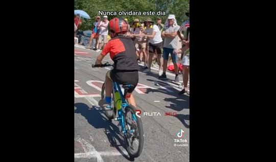 🎥​ | Held! Fietsend jochie bedwingt berg in Pyreneeën onder luid gejuich