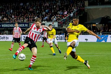 Feest bij Dick Advocaat en Sparta dankzij late winst op VVV