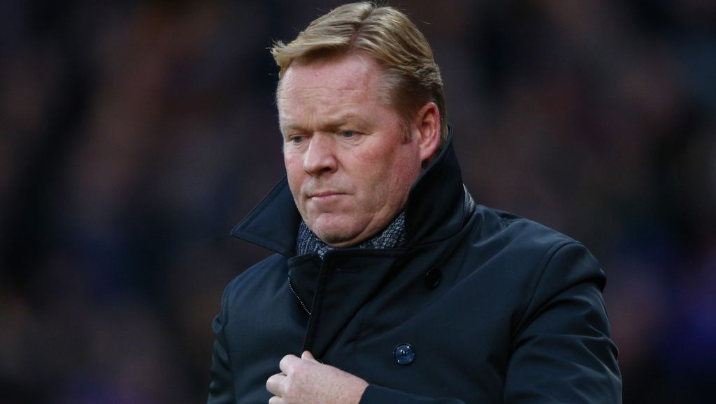 Koeman kijkt angstig naar beneden