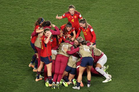 Spanje naar eerste WK-finale ooit na krankzinnige slotfase tegen Zweden