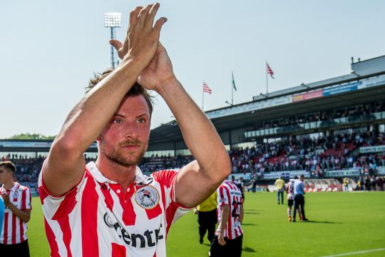 Technisch directeur Sparta probeert lijstje spelers op te noemen die wél blijven (video)