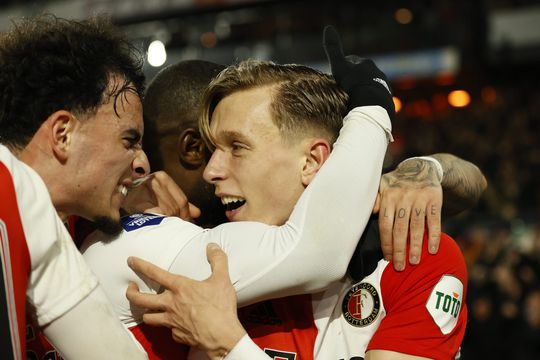 Feyenoord komt achterstand te boven en verslaat AZ door goal van man die nooit scoort
