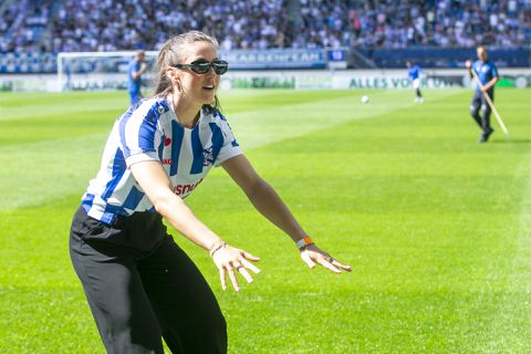 🎥​ | Suzanne Schulting kletst met Arjen Lubach over Chinees bier, tomaten en bejaardenshorttrack