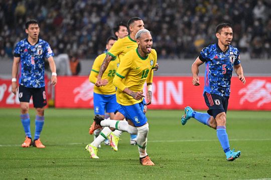 Neymar nadert Pelé na doelpunt in oefenpotje van Brazilië tegen Japan