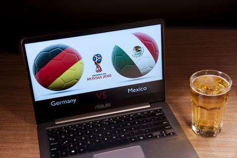 Britse voetbalfans die zich online misdragen kunnen stadionverbod krijgen