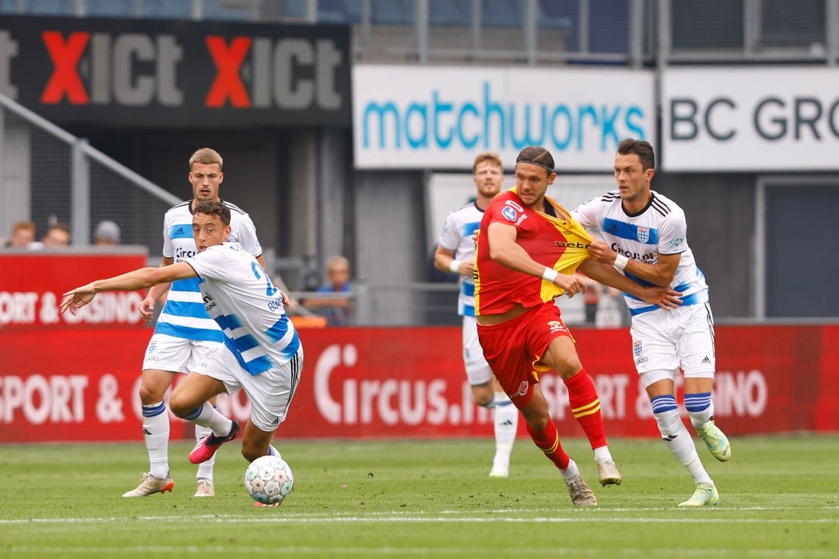 Go Ahead Eagles sleept puntje uit hete IJsselderby ondanks rode kaart