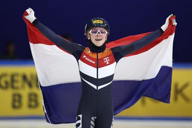 GOUD! Xandra Velzeboer ook wereldkampioen op 1000 meter, Schulting gediskwalificeerd