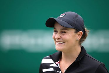 Kersvers nummer 1 Barty moet laatste voorbereiding op Wimbledon missen door blessure