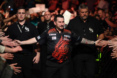 Premier League Darts: Jonny Clayton loopt verder uit op Michael van Gerwen