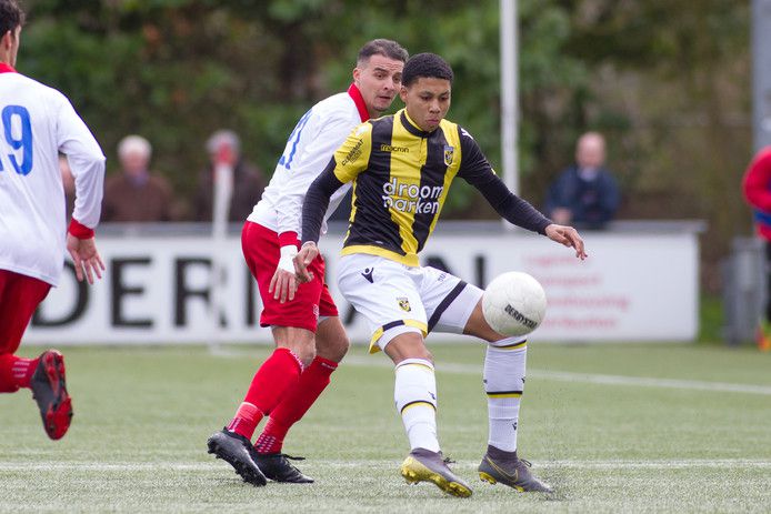 Vitesse-talent (18) is gratis op te pikken na mislukte onderhandelingen