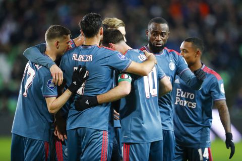 Feyenoord wint van Groningen, loopt uit en gaat met goed gevoel naar Klassieker