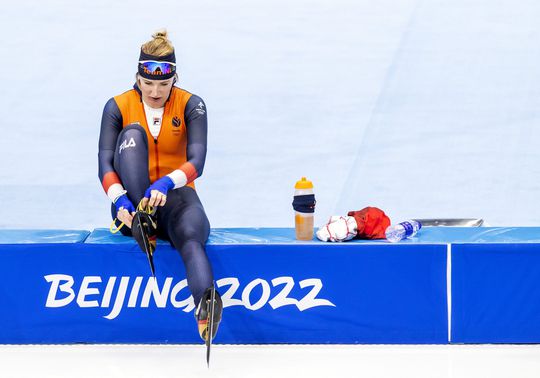 Dit is de ritvolgorde op de 3000 meter bij de vrouwen: Achtereekte al vroeg, Schouten als laatst