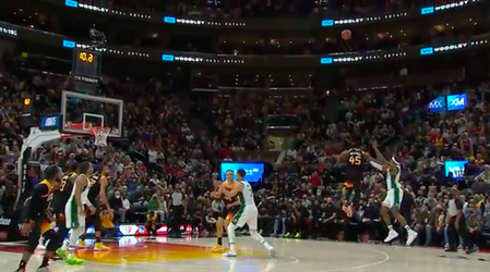 🎥 | Fraaie score in NBA: Frank Ntilikina geeft verwarrende assist op zichzelf