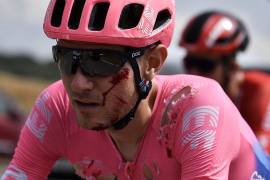 Tour voorbij voor Van Garderen na valpartij: 'Het was mijn eigen schuld'