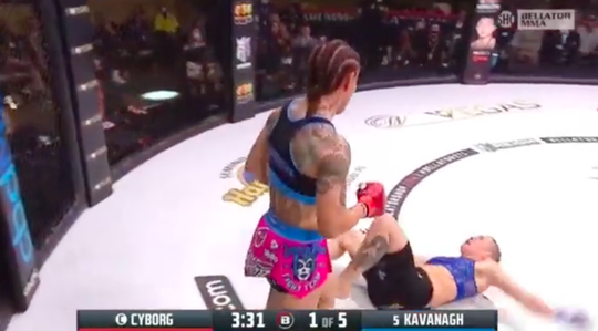 🎥 | MMA-legende Cris Cyborg slaat Sinead Kavanagh bruut knockout in 1e ronde