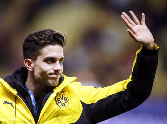 Mooi! Bartra traint voor het eerst na de bomaanslag