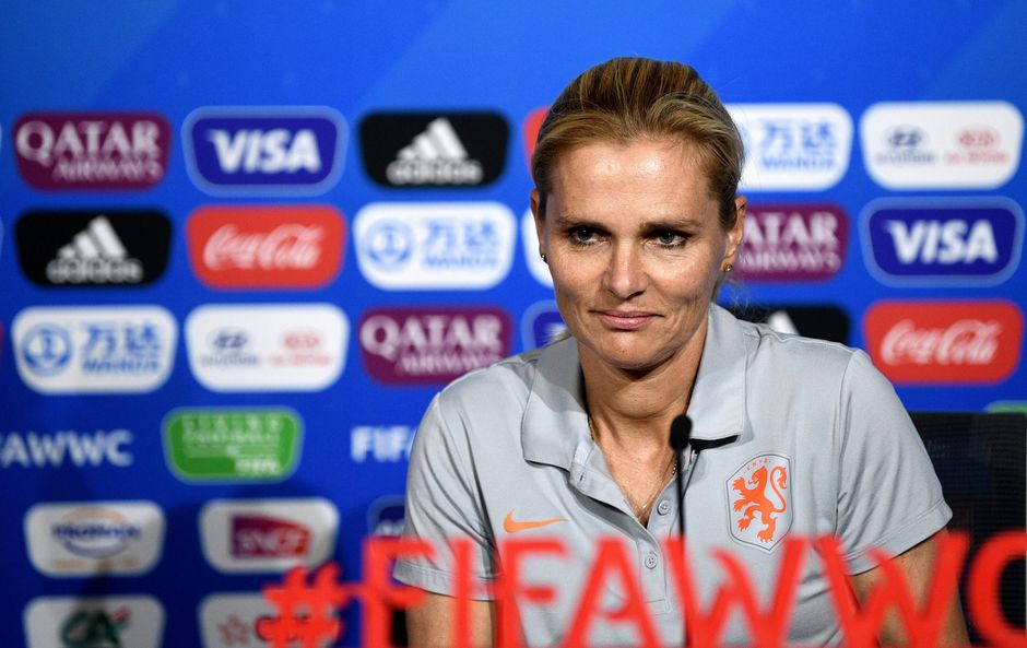 Bondscoach Wiegman bang voor snelle achterstand tegen Amerika: 'Dat is een eis'