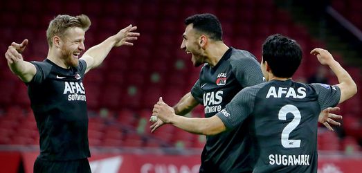 AZ knokt zich naar verrassende zege op bezoek bij ploeterend Ajax