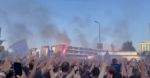🎥 | PSV-supporters laten aan duidelijkheid niets te wensen over: 'WIJ ZIJN PSV'
