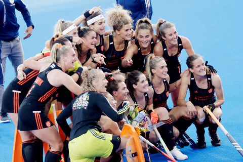 Hockeysters wurmen zich langs Duitsland en kunnen de kwartfinale ruiken