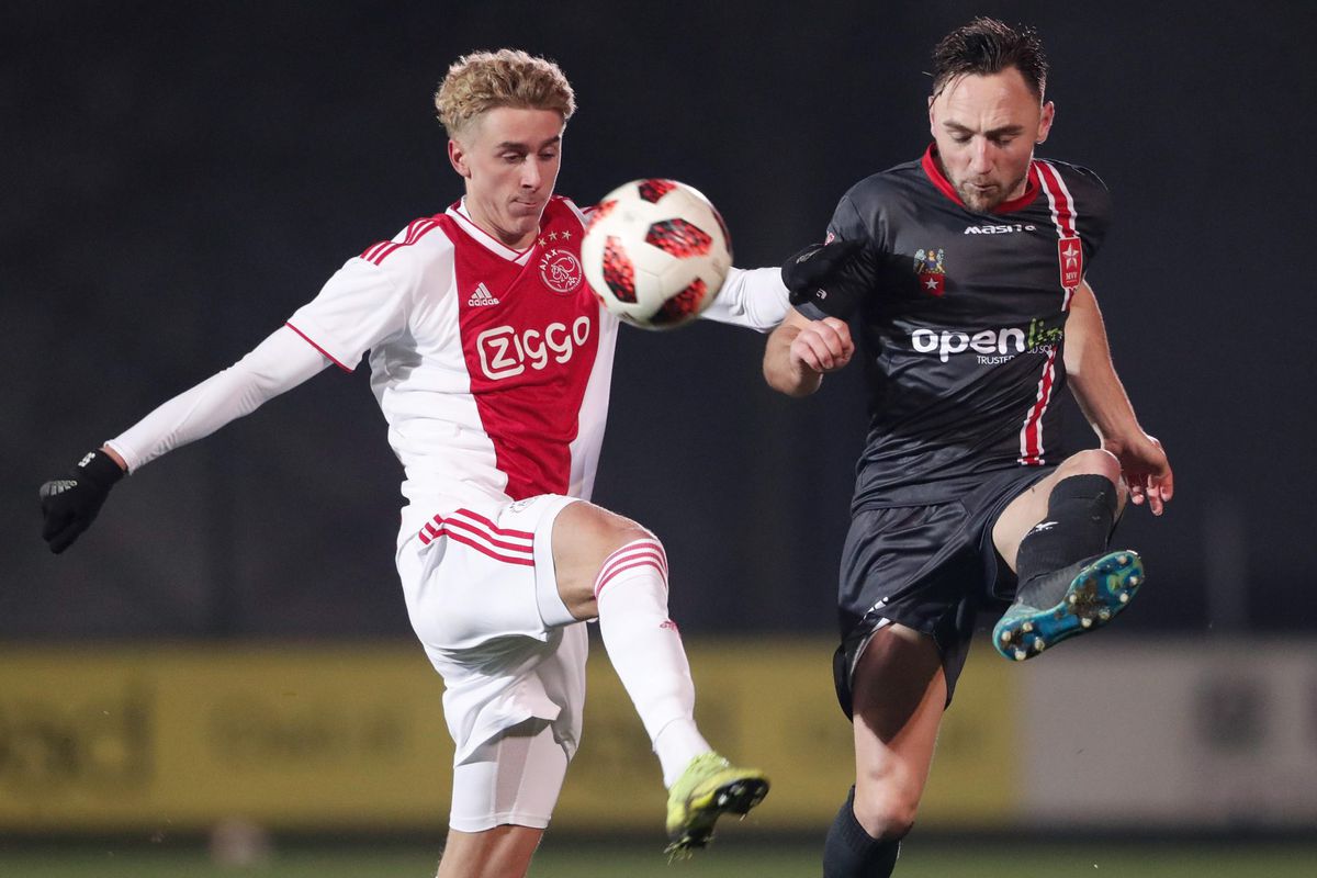 PEC Zwolle handelt weer met Ajax en huurt Johnsen