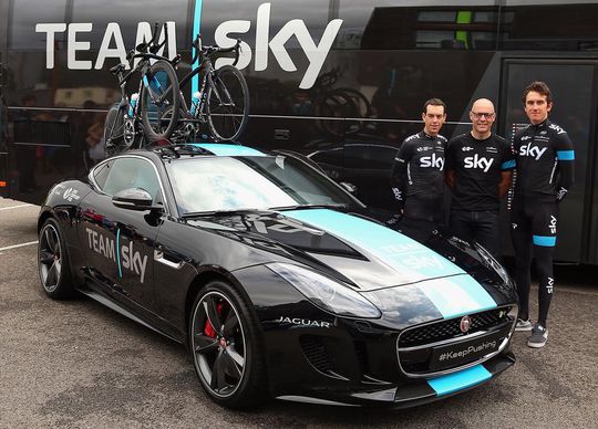 Video: Sportwagen voor ploegleiders Team Sky