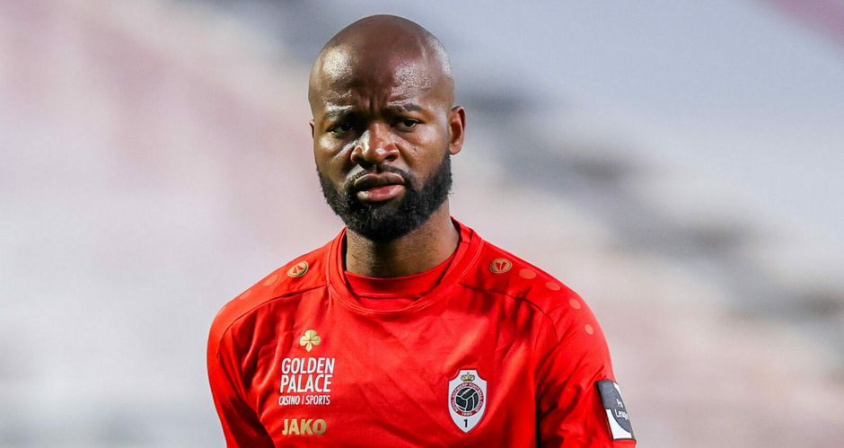 Didier Lamkel Zé tekent contract bij Omania Nicosia, loopt weg bij medische keuring en wil naar andere club