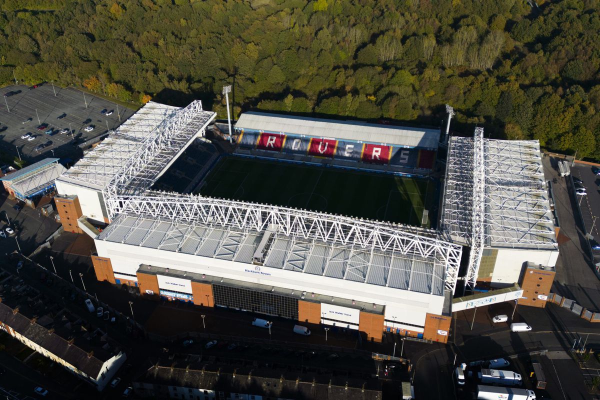 Opa koopt 9 uur na geboorte kleindochter al een seizoenkaart voor haar bij Blackburn Rovers