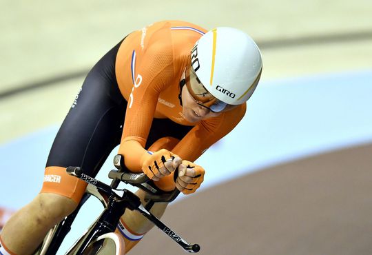 Van Vleuten gaat lekker bij debuut op de baan en gaat voor brons