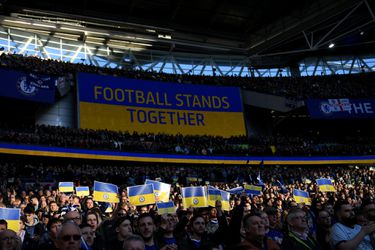 🎥 | Wembley klapt de handen stuk voor Oekraïne
