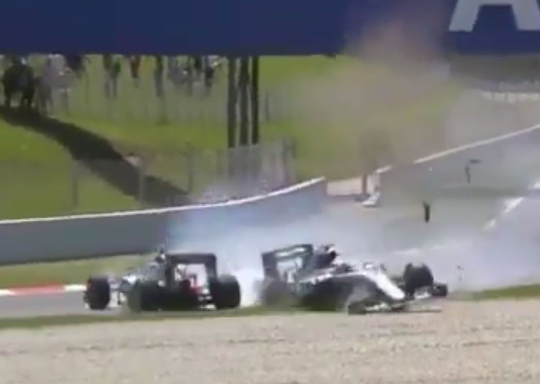 Hamilton en Rosberg crashen hard in 1e ronde, einde Mercedes (video)